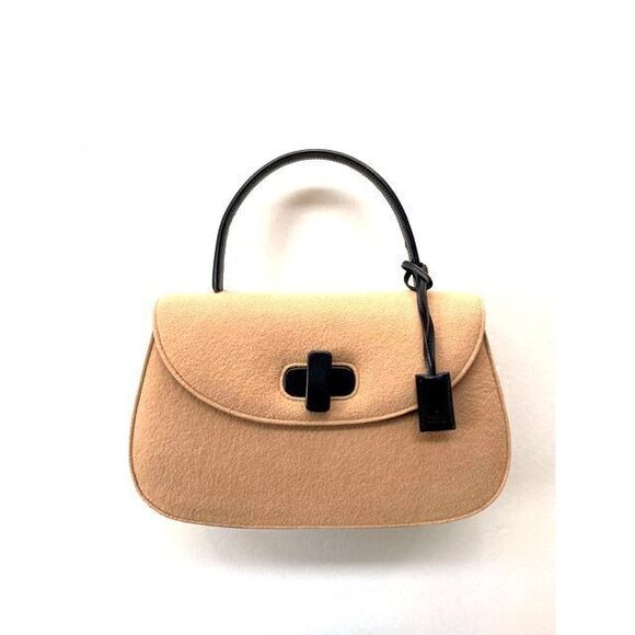 Gucci Handbags - GUCCI Handbag Felt Turnlock Closure Cream Beige Leather Strap